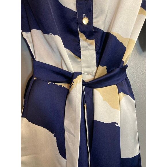 Miss Unni silky button up dress - Picture 3 of 7